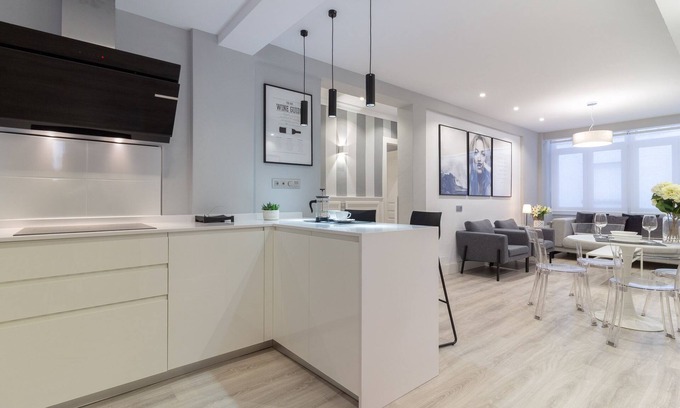 El Puerto Apartment | Trendy XPCE SOHO Malaga Apartment with Spa & Breakfast