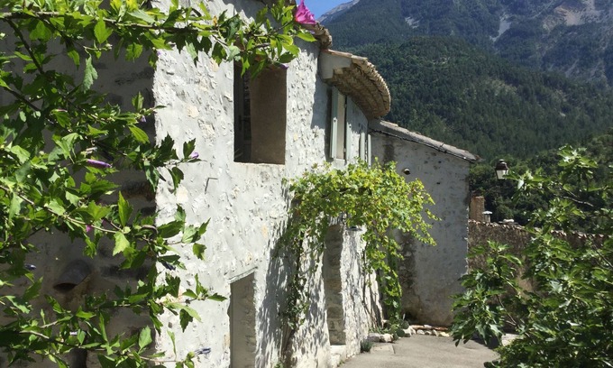 Morgat House | Enchanting XVI Century Village House with Mont Ventoux Views