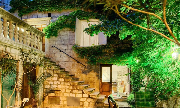 Komiza House | Historic Stone House by the Beach in Komiza, Vis - Rated 9.6