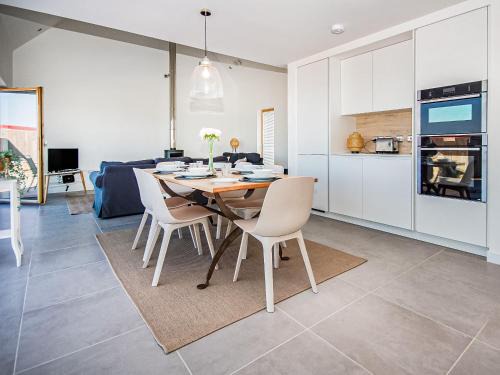 Culbokie House | Discover Y Bwthyn: Family & Pet Friendly Retreat