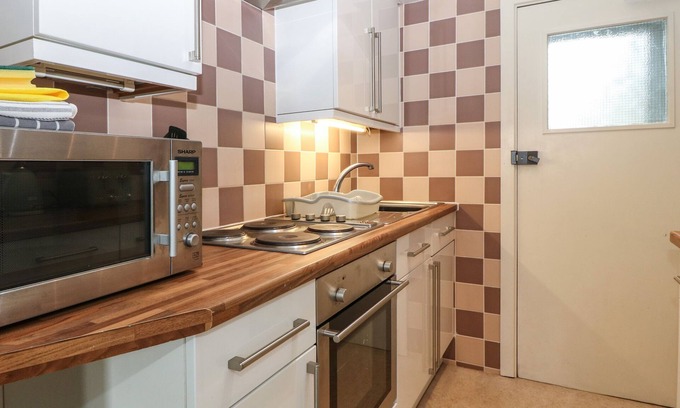 Porthmadog Cottage | Oceanfront Escape at Y Castell Apartment 1 With Breakfast