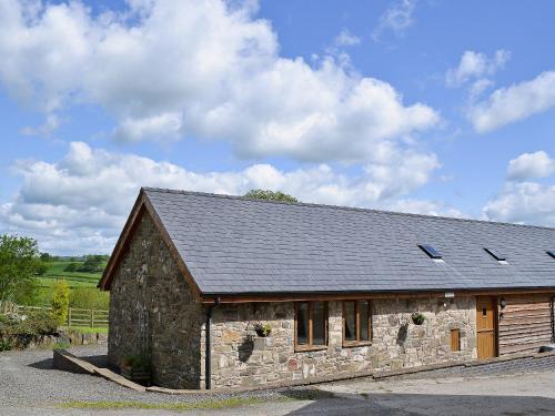 Welshpool House | Pet-Friendly Y Dderwen At Brynglas Farm - 4 Star Retreat