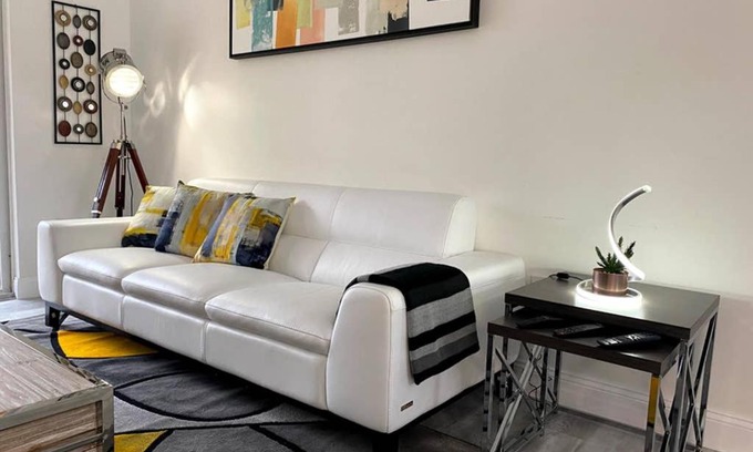 Aventura Apartment | Elegant Yacht Club at Aventura: 2 Bed, Pool & Family Friendly