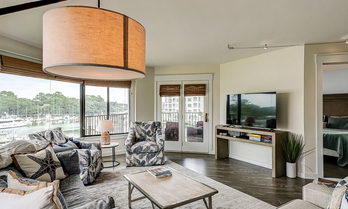 Shelter Cove Villa | Yacht Club Villas: Updated Condo with Marina View & Pool