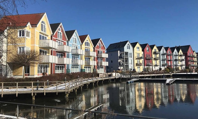 Steinbeckervorstadt Apartment | Pet-Friendly Ocean View Apartment Near Yachthafen Old Town