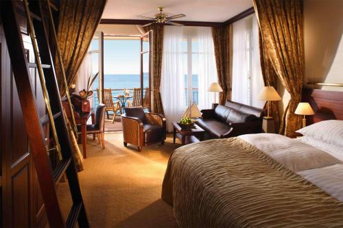 Hohe Dune Hotel | Indulge at Yachthafenresidenz Hohe Düne - Oceanfront Bliss