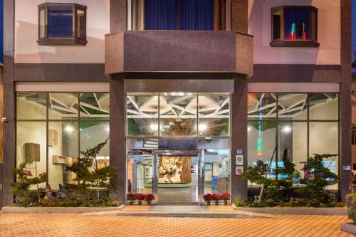 Puli Hotel | Yadi Hotel: Pet-Friendly Stay with High Guest Ratings