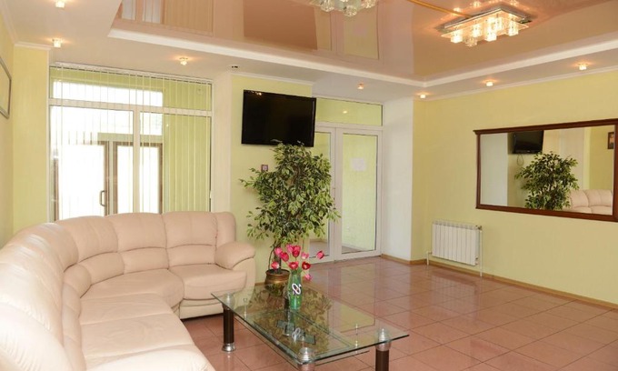 Nizhnekamsk Hotel | Budget-Friendly Stay at Yal Hotel with Hot Tub & Breakfast