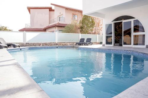 Eilat Apartment | Elegant YalaRent Ivy Villa with Private Pool & Great Reviews
