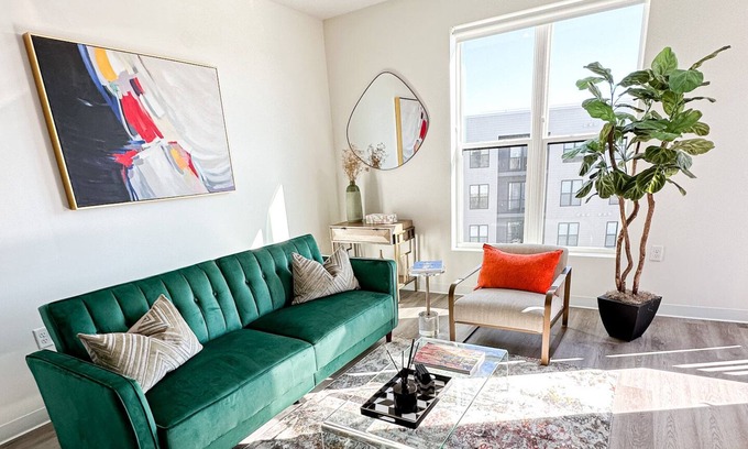 Mill River Apartment | Yale Luxury Modern Mid-rise Downtown New Haven, CT