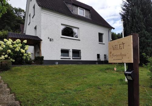 Brilon-Wald Apartment | Discover YALET Ferienhaus Willingen: Family & Pet-Friendly Stay