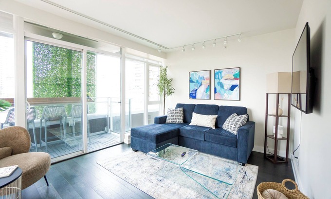 Downtown Vancouver Condo | Modern Yaletown 2BR Condo with Patio & Prime Amenities
