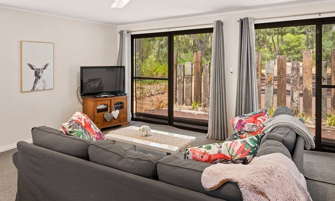 Yallingup Cottage | Experience Oceanfront Bliss at Yallingup Cottage
