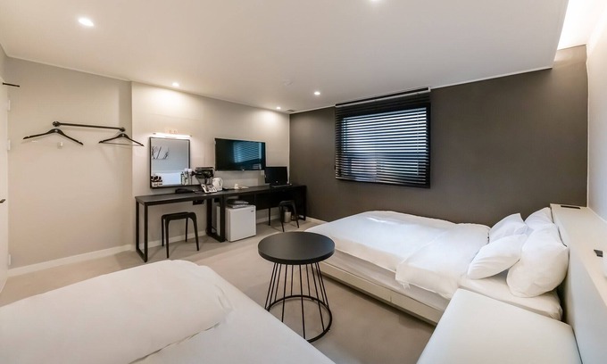 Dong-Gu Hotel | Eco-Friendly Stay at YAM Gwangju Chungjang City Hall