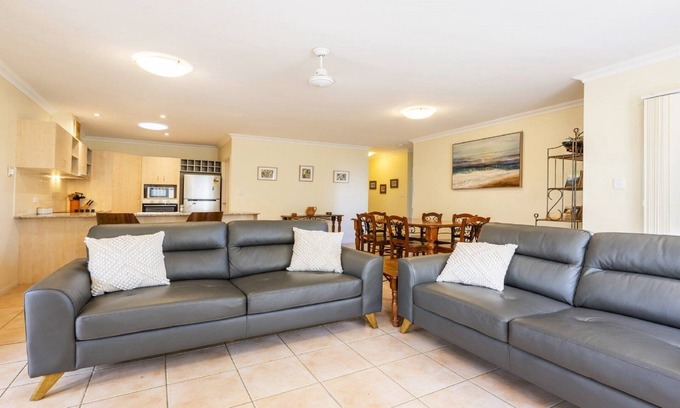Yamba House | Yamba Days: Perfect for Pet Lovers and Families