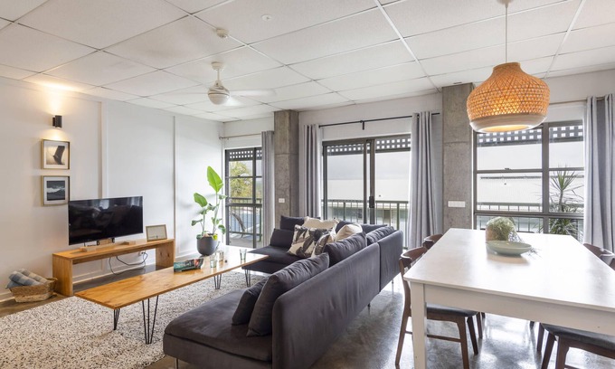 Yamba Apartment | Oceanfront Yamba Views: Family-Friendly Retreat with Breakfast