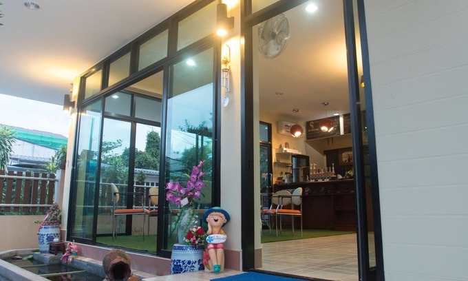Makham Tia Hotel | Budget-Friendly Bliss at Yamjan Place with Family Amenities