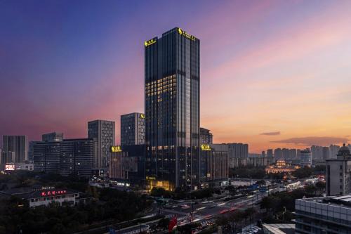 Yandu District Hotel | Elegant Yancheng Jinying Shangmei Hotel with Pool & Breakfast