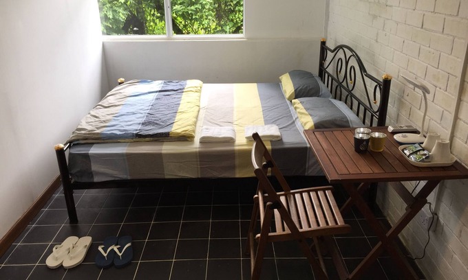 Mayangone House | Convenient Yangon Airport Hostel: Easy Access to Travel