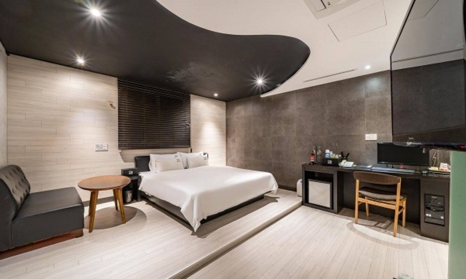 Yangsan Hotel | Eco-Friendly Stay at Yangsan Jungbudong with Hot Tub & Breakfast