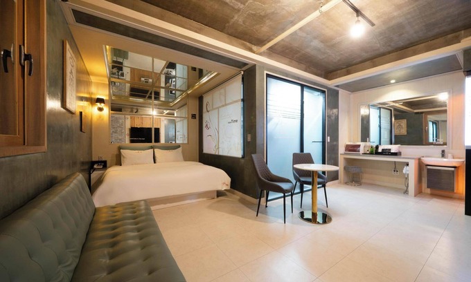 Mulgum-ri Hotel | Eco-Friendly Stay at Yangsan Mulgeum Time with Breakfast