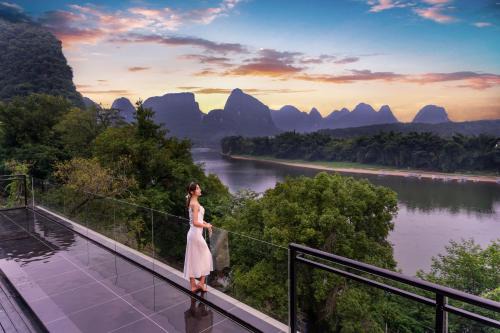 Liu Sanjie Scenic Area Hotel | Serene Yangshuo Pleasure River View Resort with Pool & Hot Tub