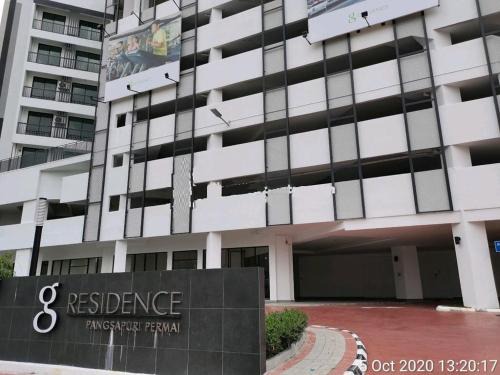 Johor Bahru House | Guest Favorite: YANGTZE HOME STAY with Pool & Hot Tub