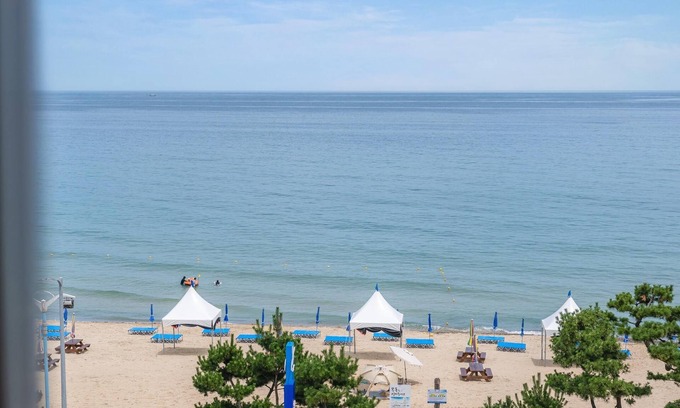 Sokcho House | Family-Friendly Yangyang Verit Pension with Kitchen Access