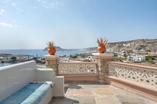 Lefkos Villa | Oceanfront Retreat at Yani La Scala Luxury Villas