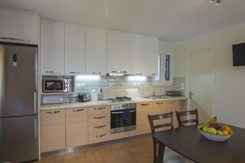 Lakka Apartment | Yannis Nest: Pet-Friendly Oceanfront Retreat with High Ratings
