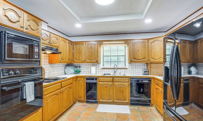 Yantis House | Relaxing Yantis Retreat on 10 Acres Steps from Lake Fork
