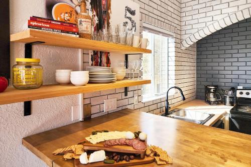 Historic Bayfront House | Enjoy Yaquina Bay Views with a Culinary Kitchen Experience
