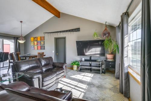 Kenai House | Yard Space with Fire Pit Kenai Getaway!