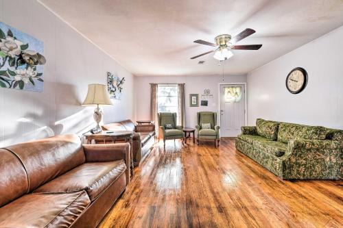 Temple House | Convenient Temple Home Steps from Baylor Scott and White