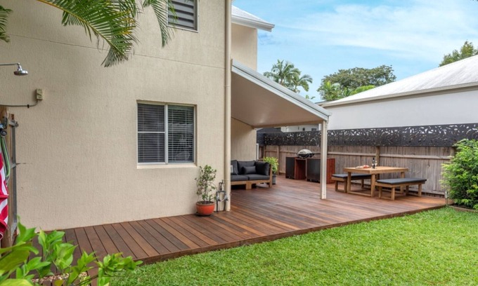 Port Douglas House | Yaringa 5: Oceanfront Oasis with Pool in Port Douglas