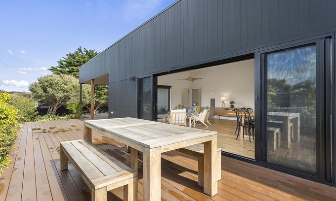 St. Andrews Beach House | Yaringa: Family-Friendly Retreat Steps from St Andrews Beach