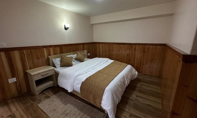 Namchi House | Relaxing Yarlung Tsangtar Homestay with Hot Tub Amenities