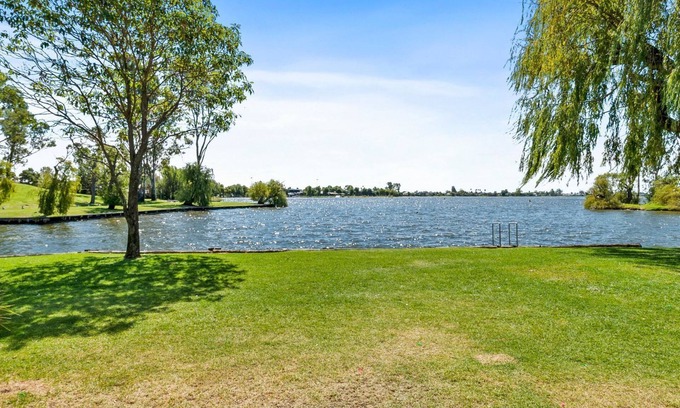 Mulwala Apartment | Yarrawonga Lakeside Apartment 23: Lake View & Pool Access