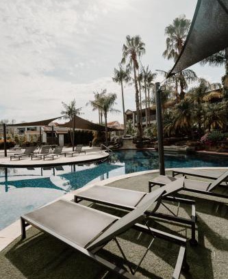 Mulwala Apartment | Relax at Yarrawonga Waterfront Apartments with Ocean Views