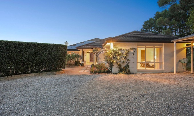 Fitzroy Falls House | Yarrowfells: Idyllic Rural Escape with Ocean Views