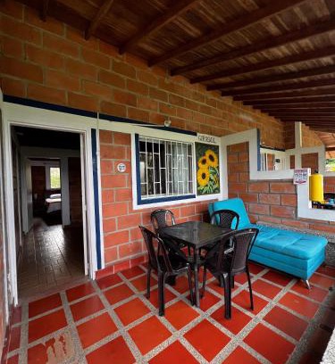 Barbosa Hotel | Yarumito Finca Hotel l Cabaña Girasol