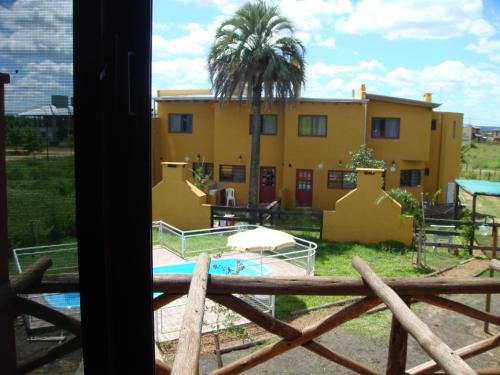 Colon House | Family-Friendly Yataí Casas with Oceanfront Views