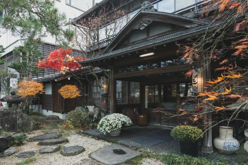 Hida Hotel | Yatsusankan: 5-Star Spa Retreat with Exceptional Reviews