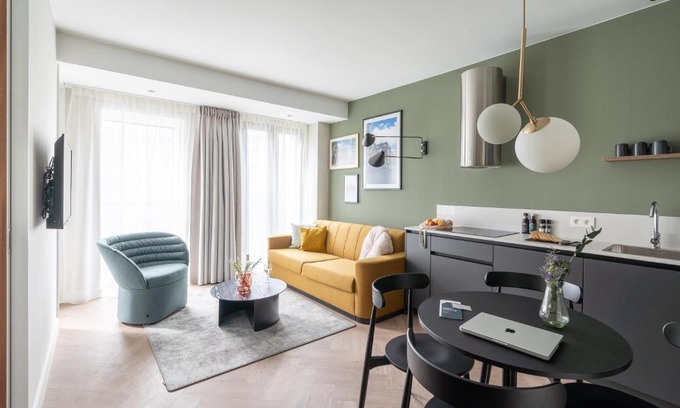 Statiekwartier Apartment | Family-Friendly Stay at YAYS Antwerp Opera by Numa