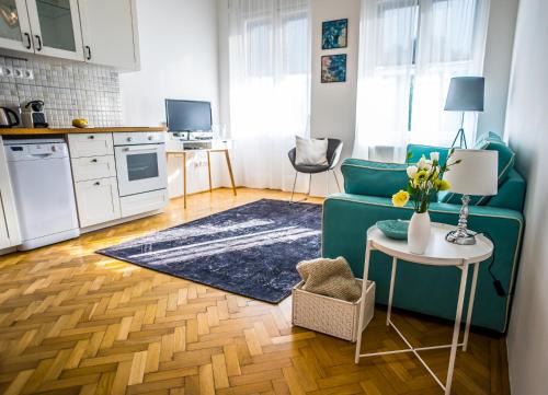 Szekesfehervar Apartment | Top-Rated Ybl Apartment in City Center - Child Friendly Stay