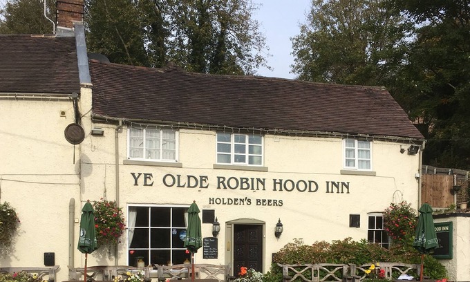 Ironbridge Hotel | Inviting Ye Olde Robin Hood Inn with Breakfast Included
