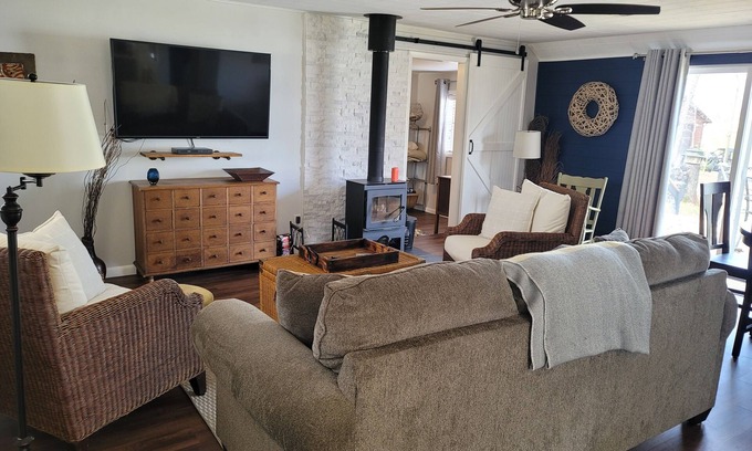 Vian House | Unforgettable Year-Round Views at Lake Tenkiller Retreat