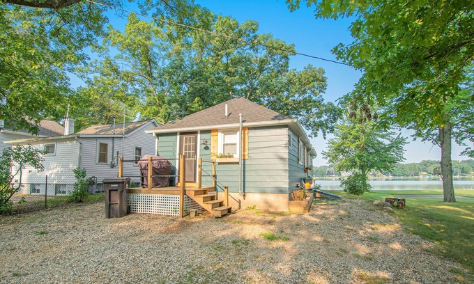 Bradley House | Scenic Lakefront Cottage with Ocean Views & Family Amenities