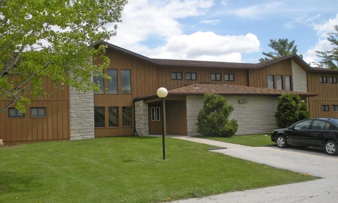 Mishicot Apartment | Relaxing Golf Resort & Conference Center for All Seasons