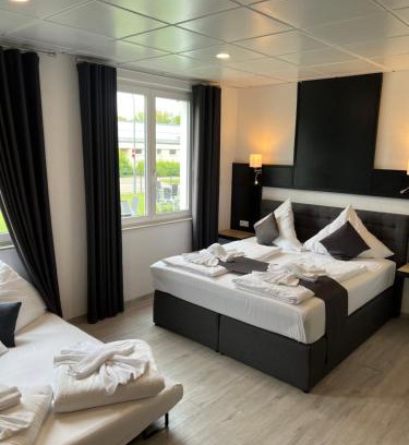 Guenzburg Hotel | Delightful Yebs Hotel: Family-Friendly with Breakfast Included